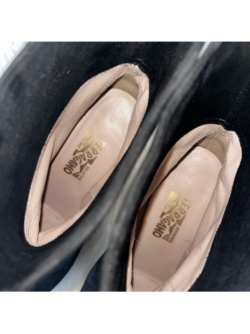 SALVATORE FERRAGAMO Suede Black Amelia Sambi Gancini Rego Boots Sz. 9 - Picture 3 of 8
